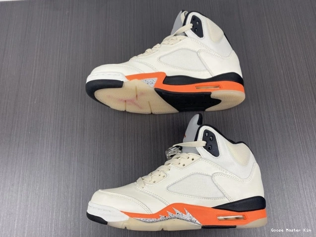 Orange Jordan DC1060-100 5 Retro Total 0724
